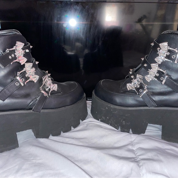 Demonia Ashes-55 Black || Women’s Size 11 || Slight Use - Picture 3 of 6